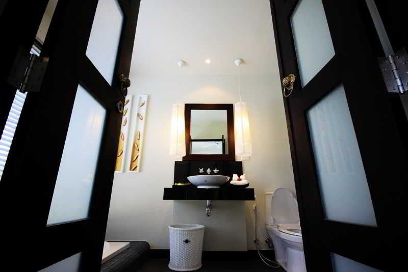 Two Villas Holiday Oriental Style Layan Beach Phuket Exteriör bild
