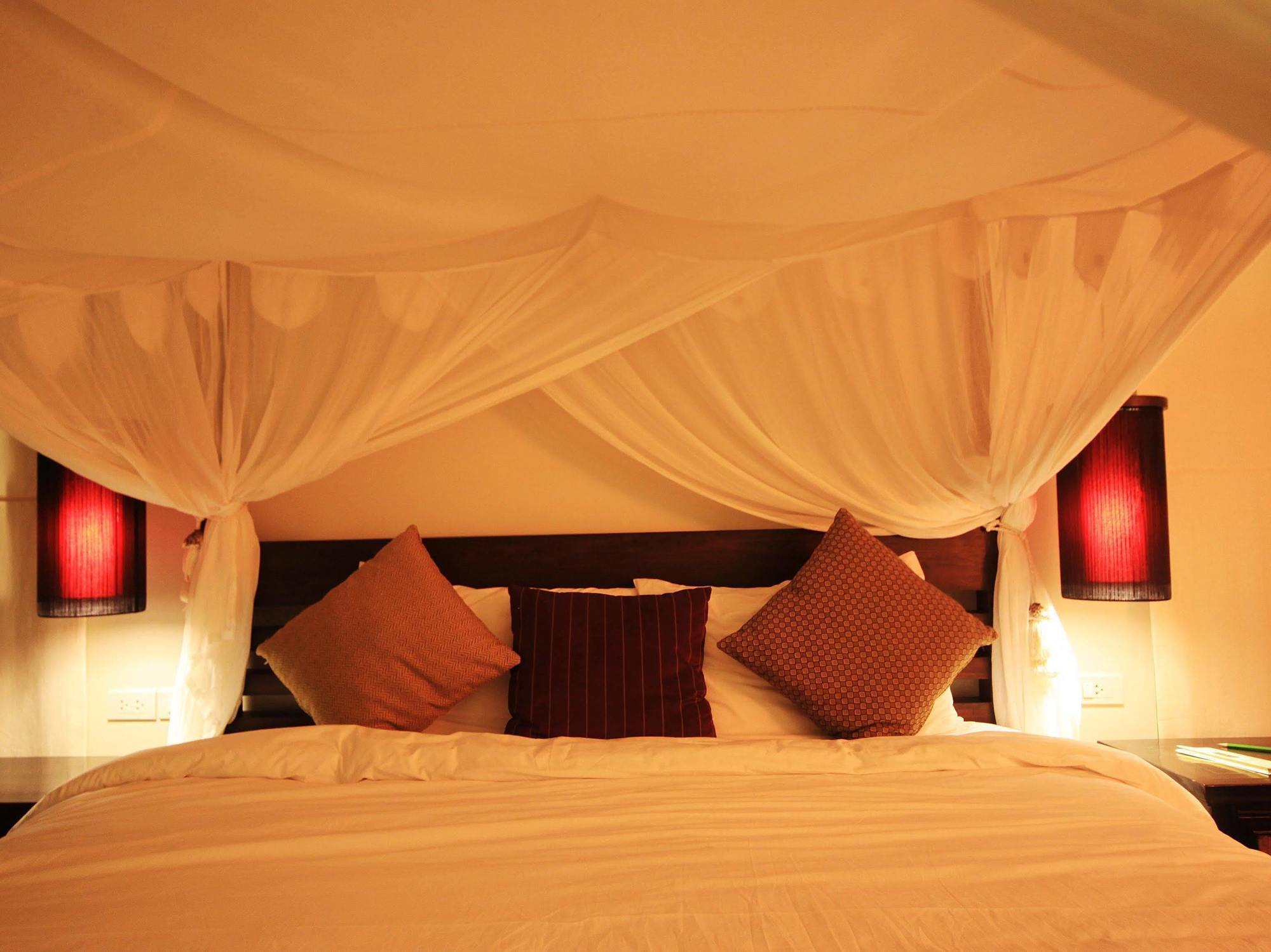 Two Villas Holiday Oriental Style Layan Beach Phuket Exteriör bild