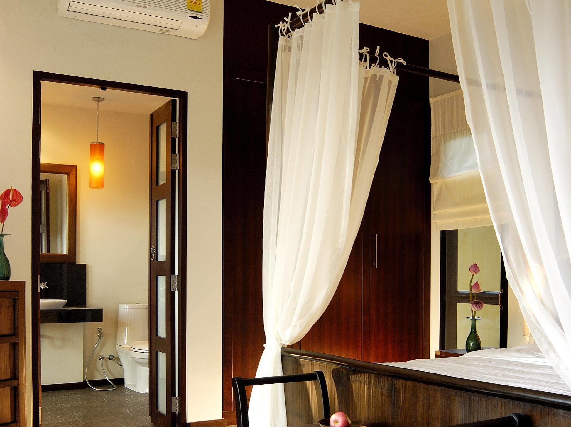 Two Villas Holiday Oriental Style Layan Beach Phuket Exteriör bild